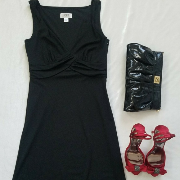 Twist v-neck Loft dress - Picture 1 of 6